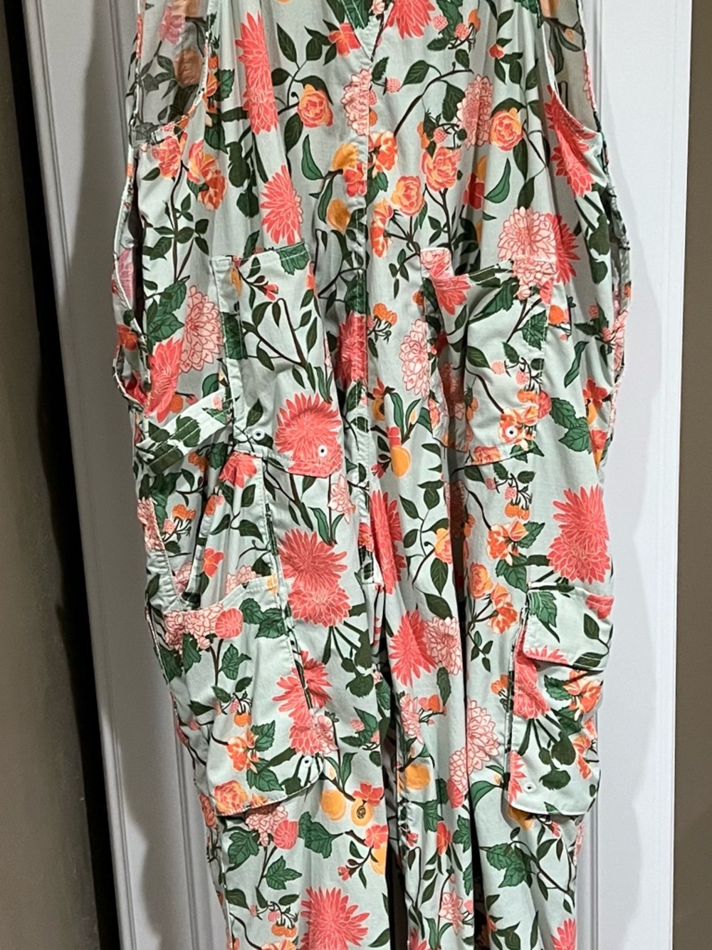 Duluth Trading Co Mint Floral garden bibs